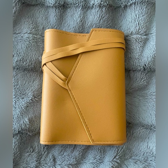 Glass Ladder & Co. Katherine Tech Organizer Roll - Picture 2 of 5